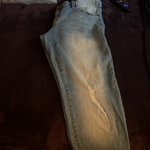 Simply Noelle light wash Distressed Jeans size 10 - Picture 2 of 8